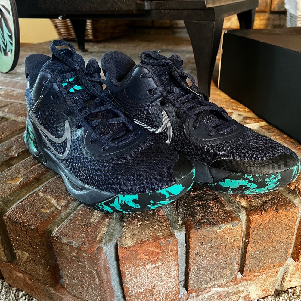 Kevin Durant Men’s size 8.5 Nike sneaker